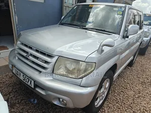 Mitsubishi Pajero IO 2000 Silver