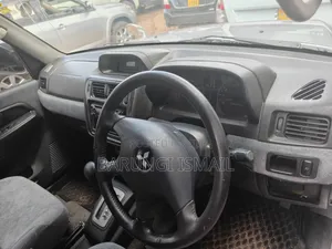 Mitsubishi Pajero IO 2000 Silver