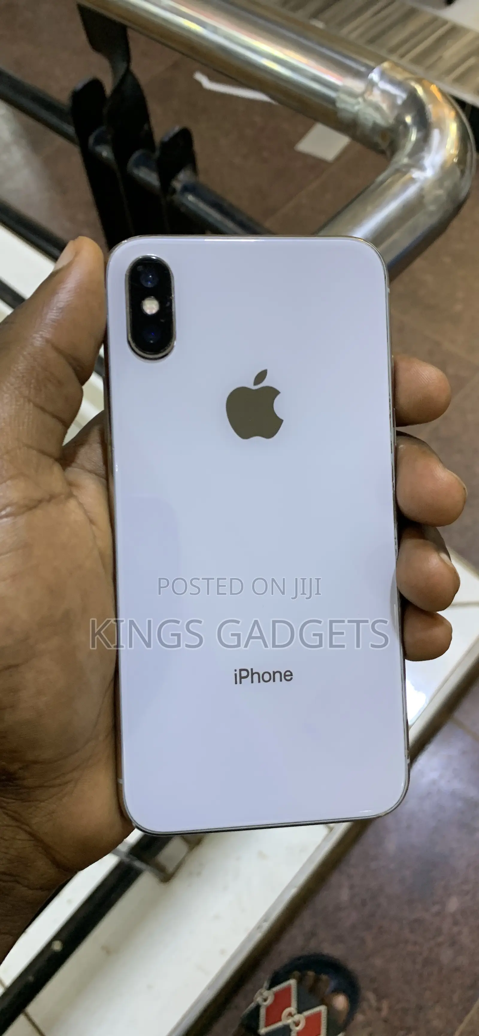 Apple iPhone X 64 GB White