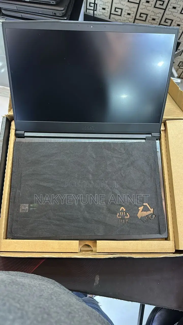 New Laptop 8GB Intel Core i5 SSD 512GB