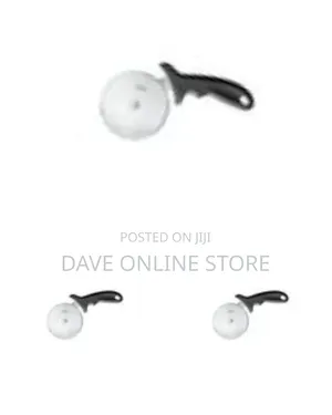 Ergonomic Precision Pizza Cutter