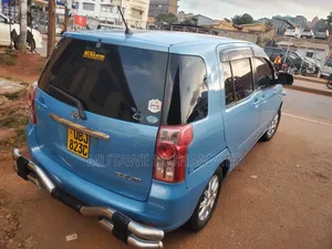 Toyota Raum 2010 Blue