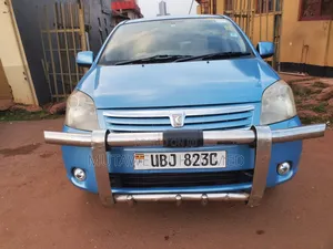 Toyota Raum 2010 Blue