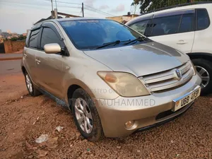 Toyota IST 2007 Gold