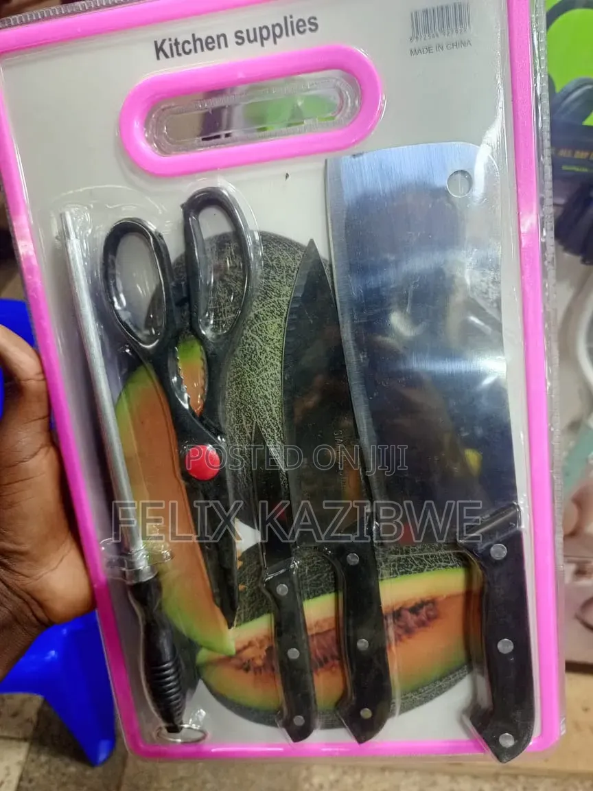 Knife Set With Chopping Board.
