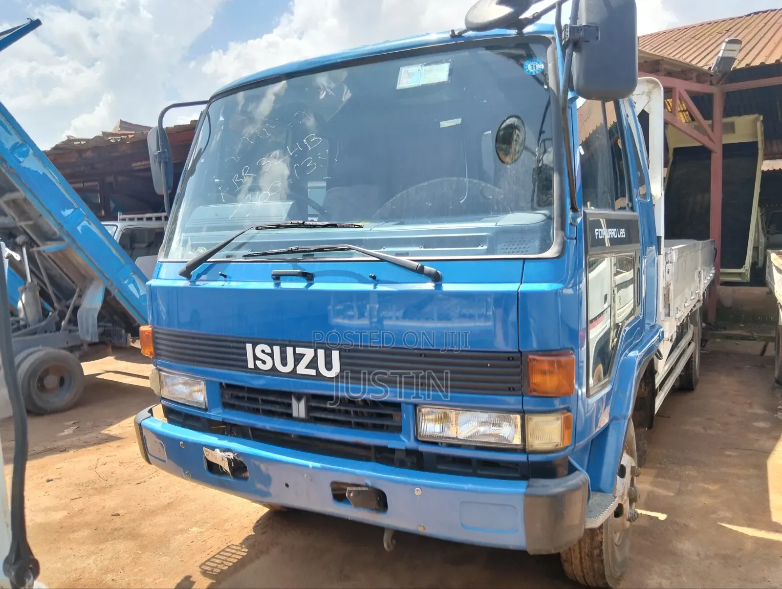Isuzu Forward 350 1991 Blue
