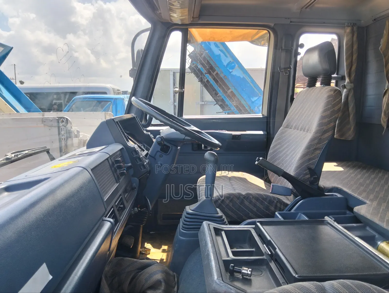 Isuzu Forward 350 1991 Blue
