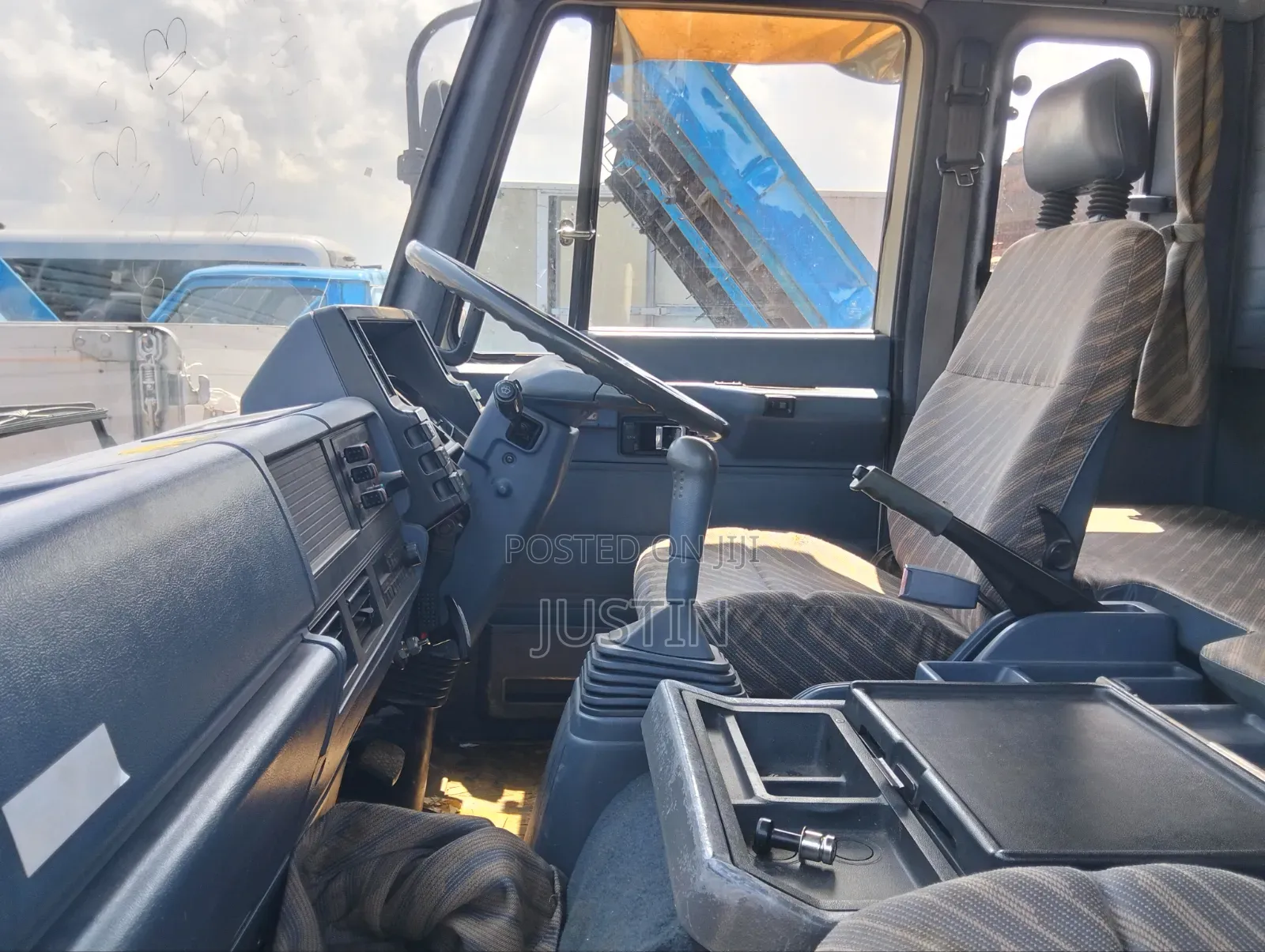 Isuzu Forward 350 1991 Blue