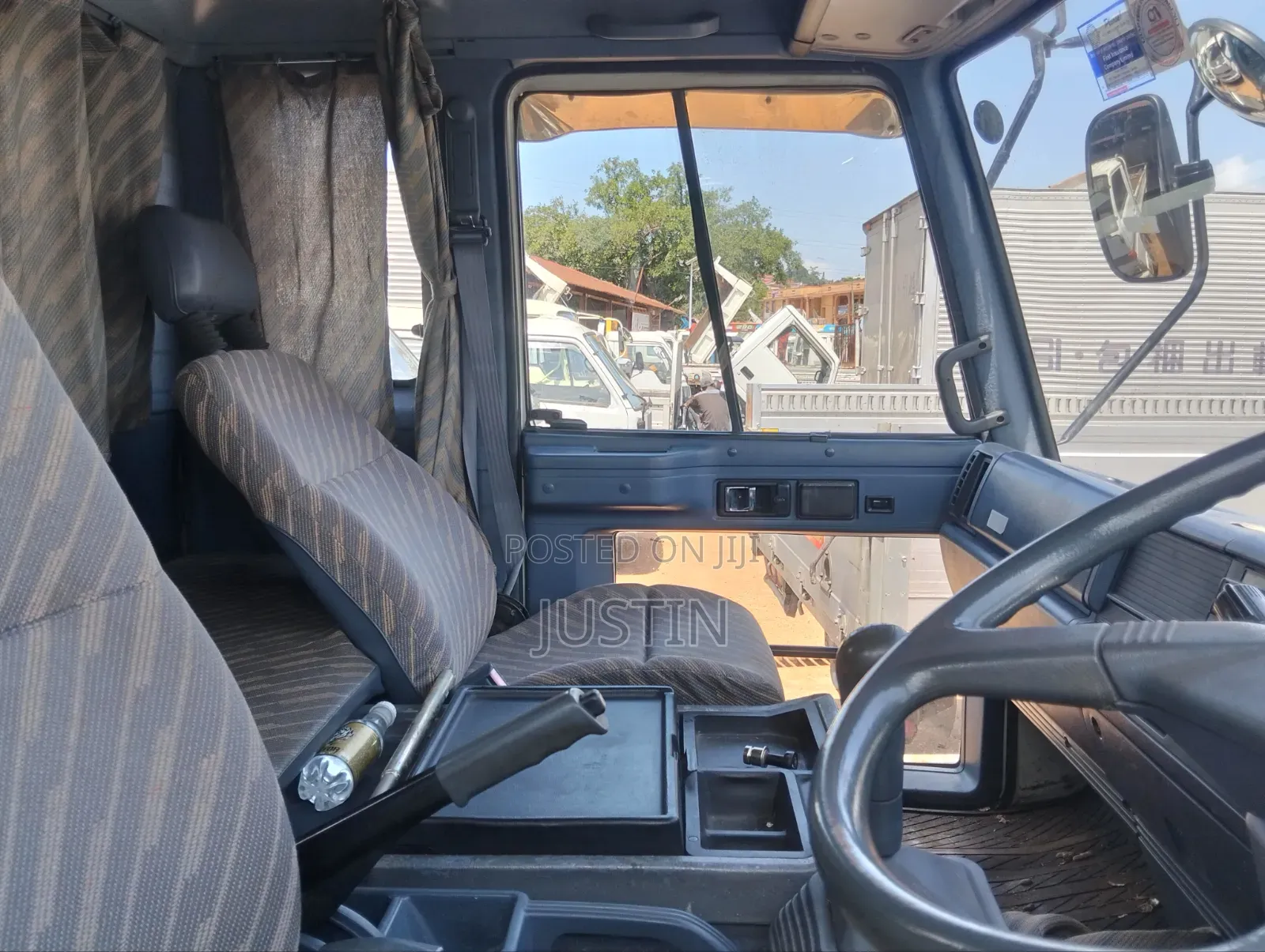 Isuzu Forward 350 1991 Blue