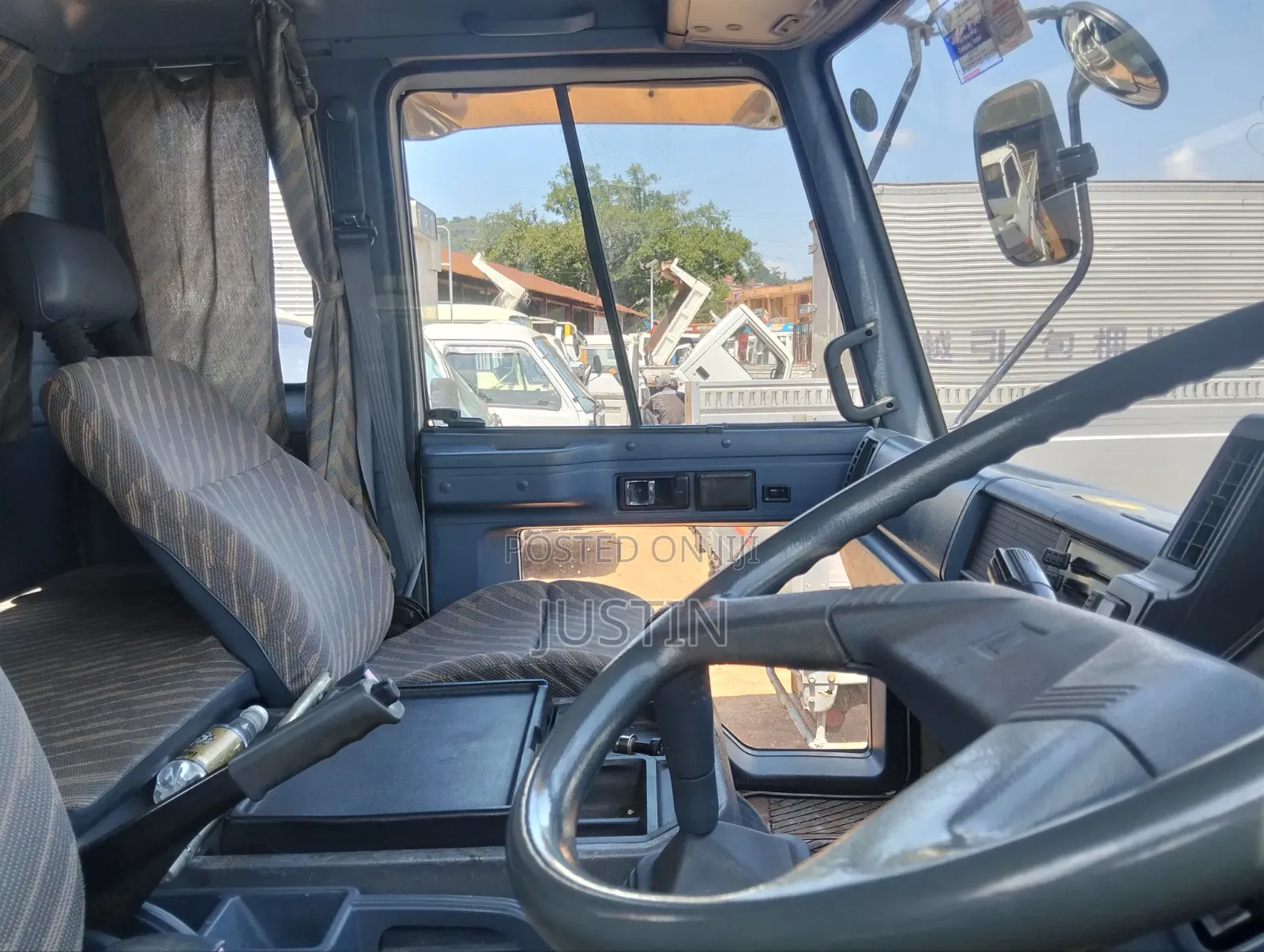 Isuzu Forward 350 1991 Blue