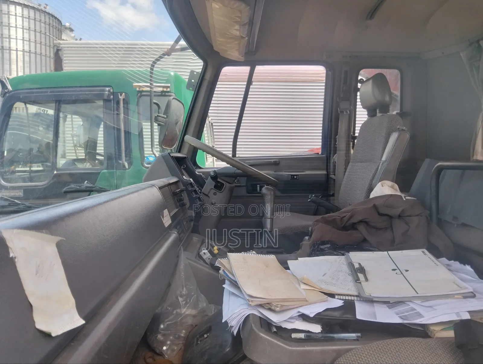 Isuzu V10 1990