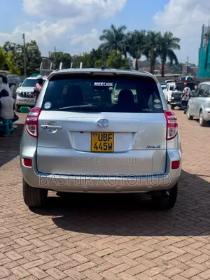 Toyota RAV4 2010 Silver