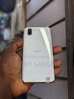 Sharp Aquos R2 64 GB White