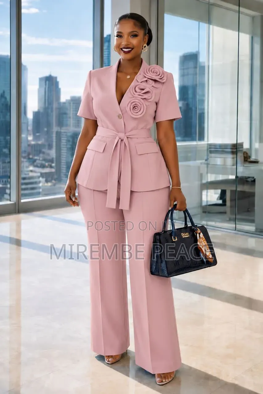 Classic Ladies Pant Suit