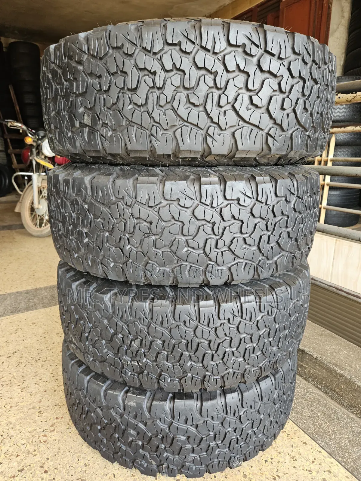 265 70 R17 Gdrichbf Wide Enough to Rise Ur Car and in a Very Gd Type 