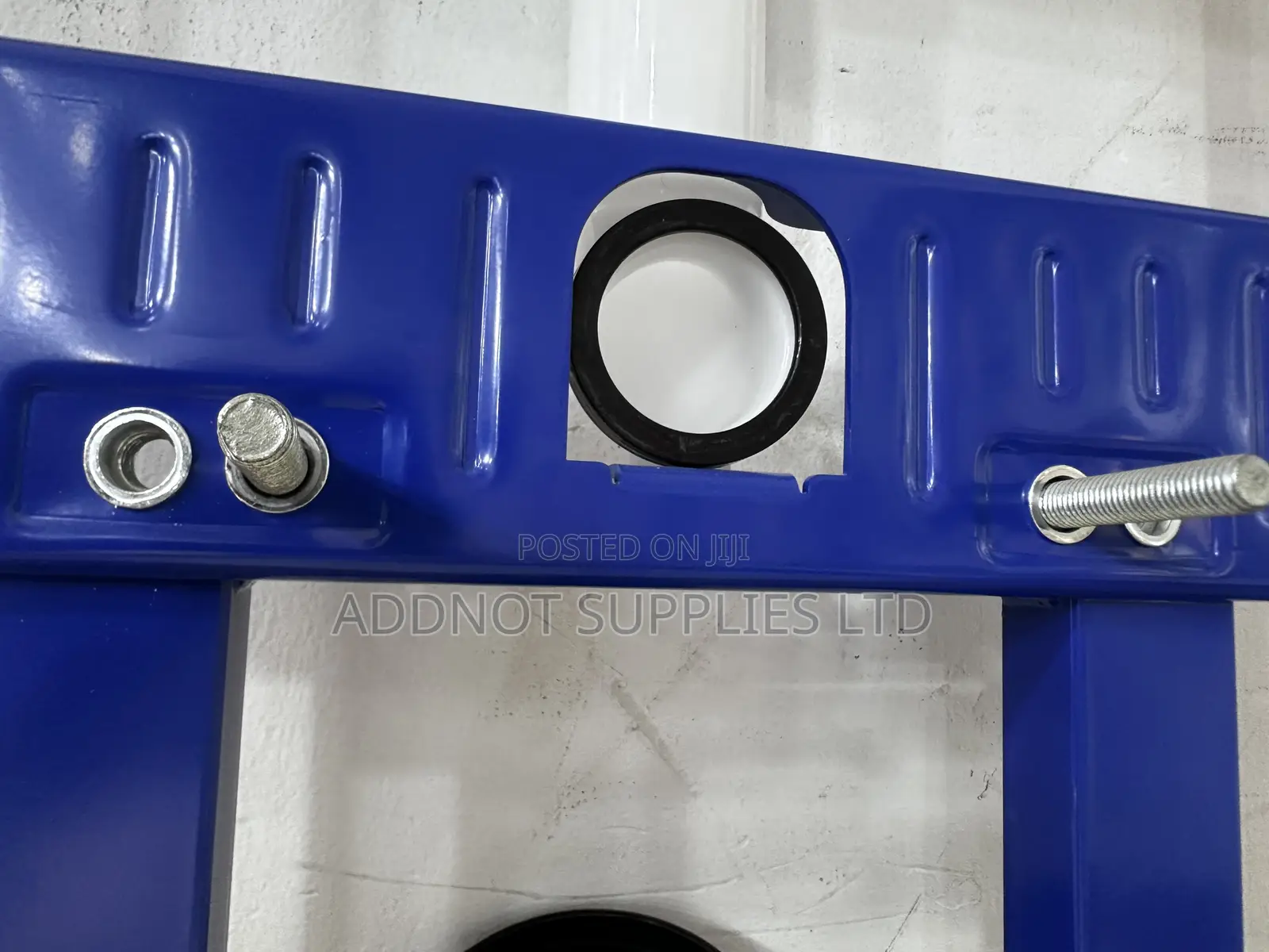 Concealed Toilet Cistern / Water Tank