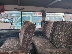 Toyota HiAce 2004 White