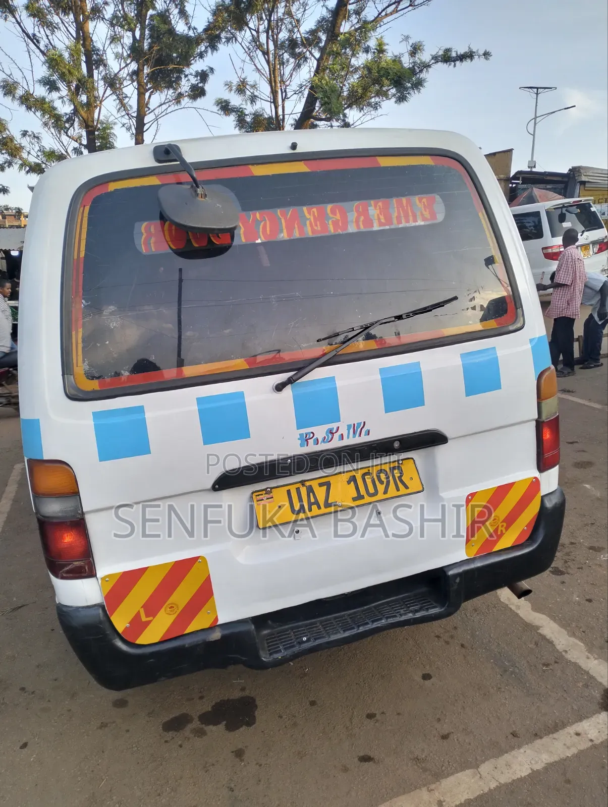 Toyota HiAce 2004 White