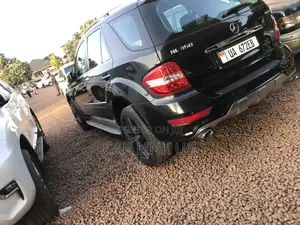 Mercedes-Benz M Class 2009 Black