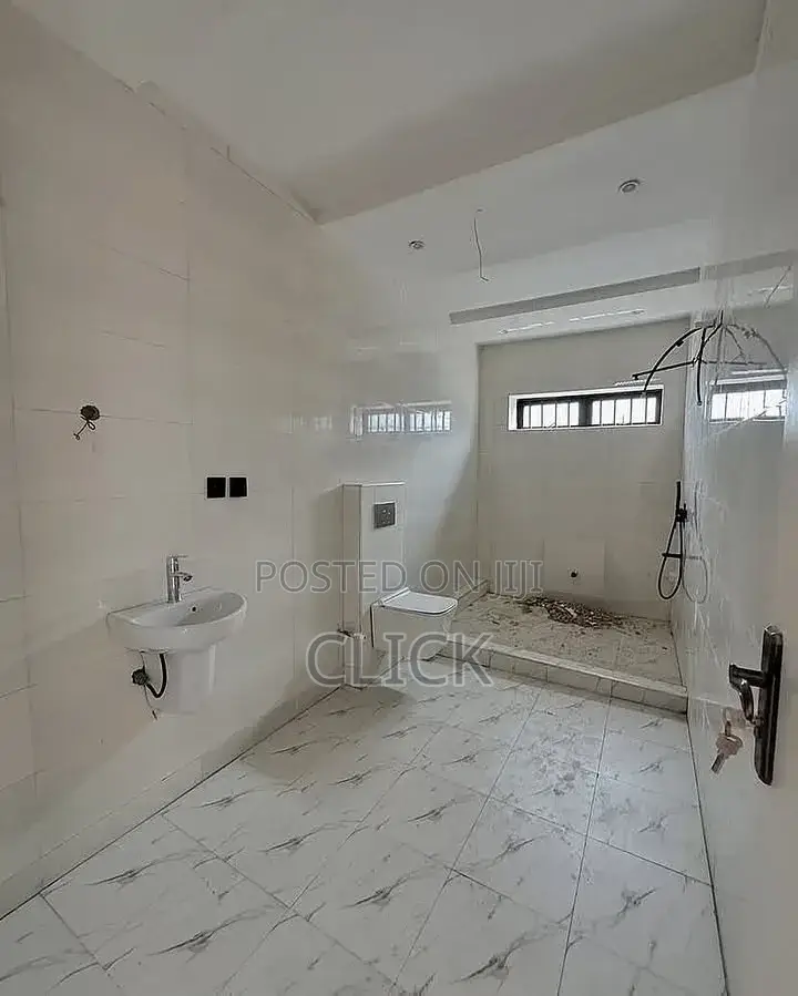 3bdrm Apartment in Bunga, Makindye for rent