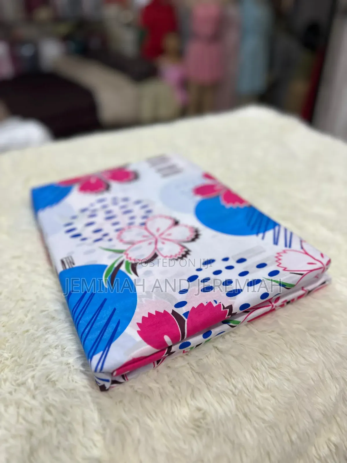 Apair of Bed Sheets and 2 Pillowcases