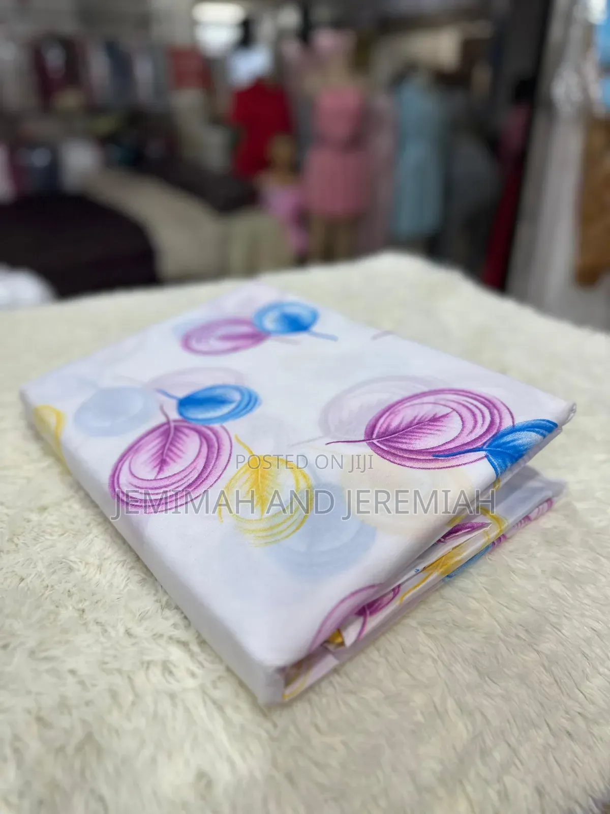 Apair of Bed Sheets and 2 Pillowcases