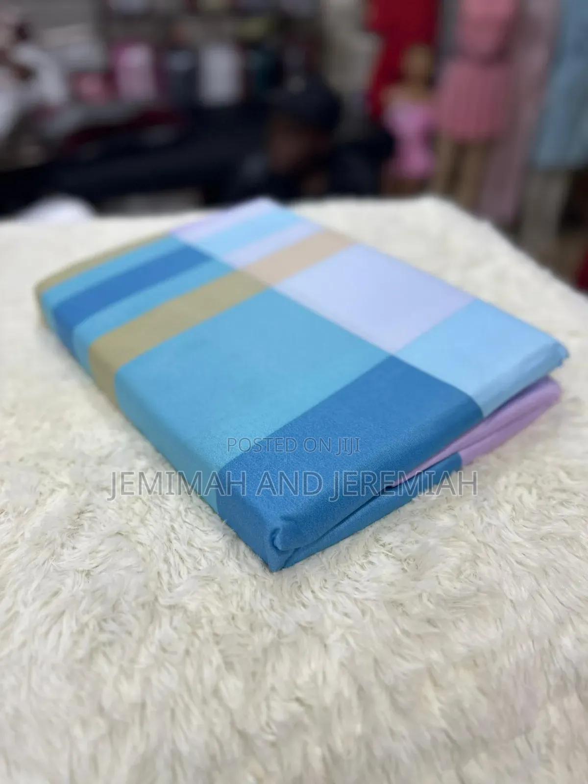 Apair of Bed Sheets and 2 Pillowcases