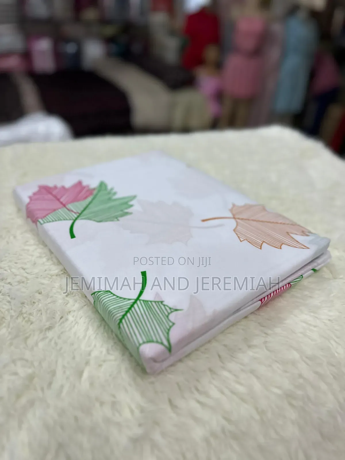 Apair of Bed Sheets and 2 Pillowcases