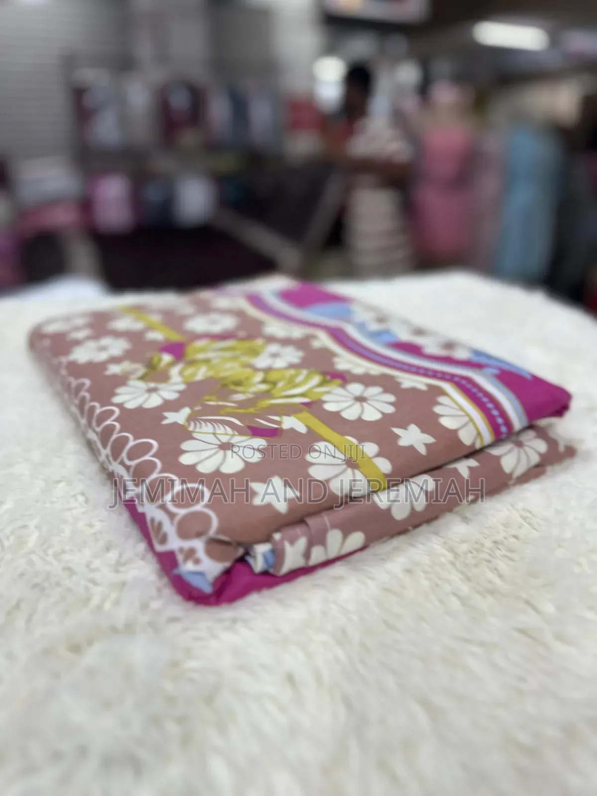 Apair of Bed Sheets and 2 Pillowcases