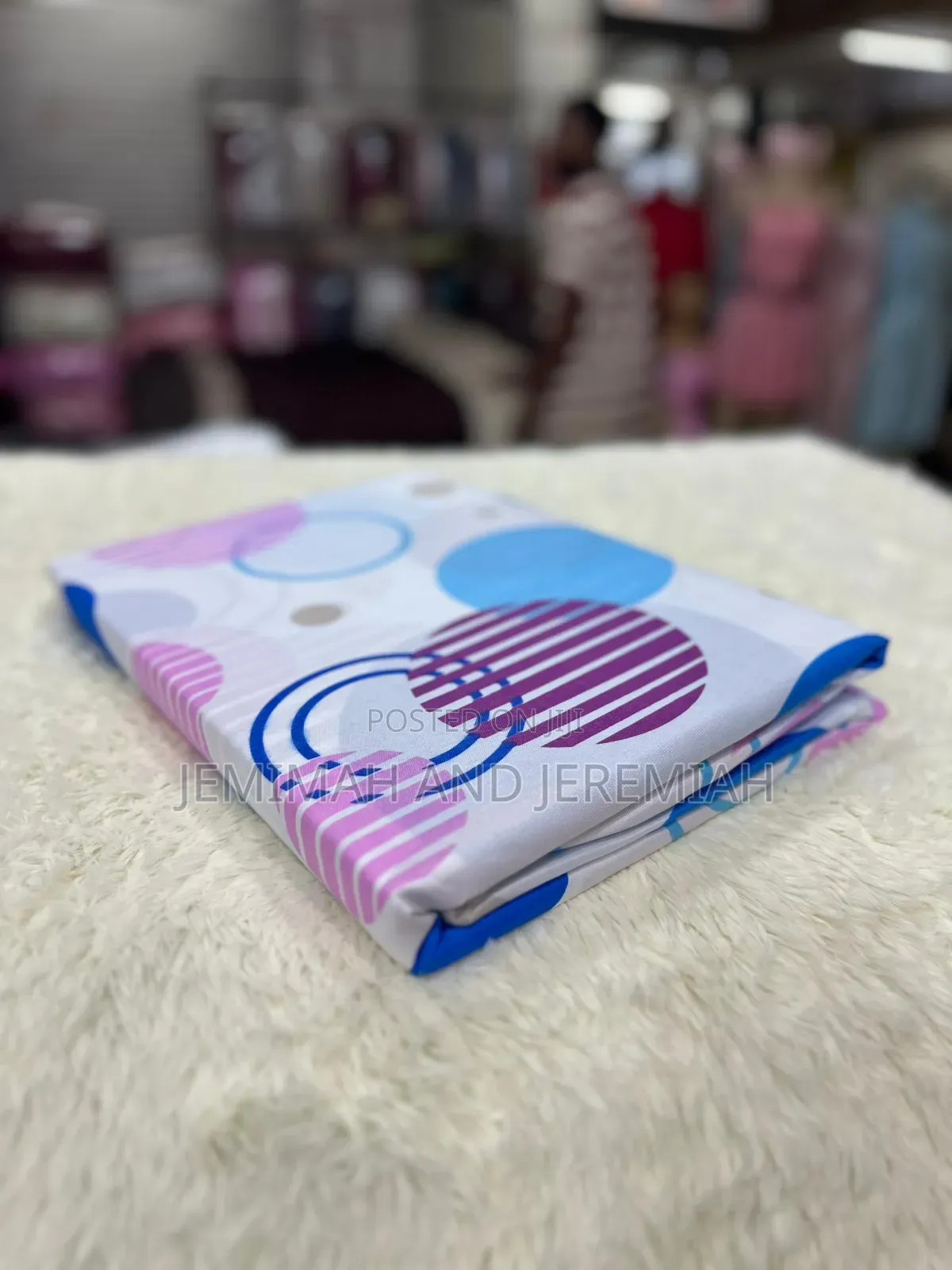 Apair of Bed Sheets and 2 Pillowcases