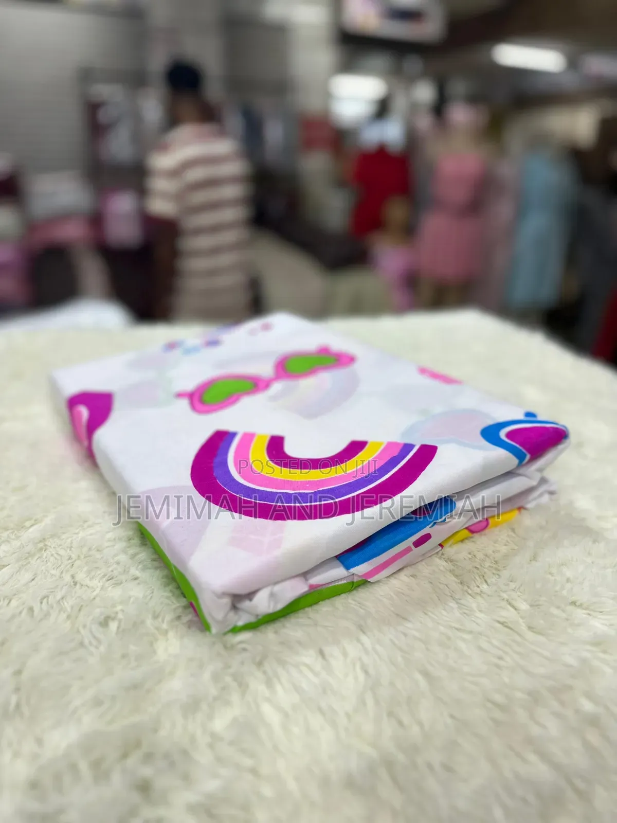 Apair of Bed Sheets and 2 Pillowcases