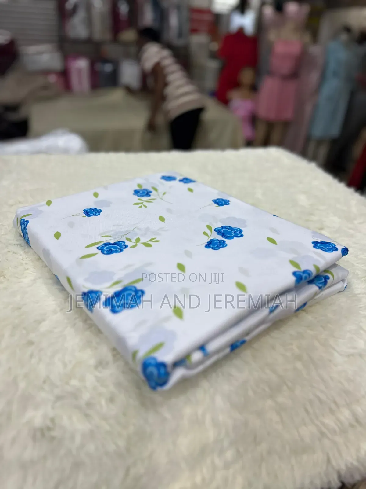 Apair of Bed Sheets and 2 Pillowcases