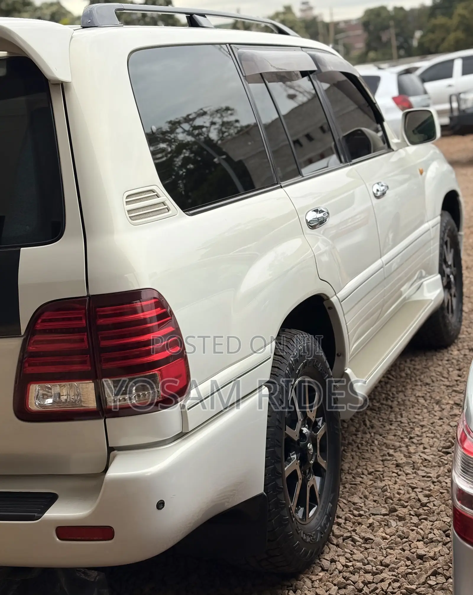 Toyota Land Cruiser Cygnus 4.7 2002 White