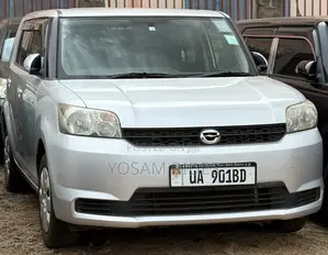 Toyota Corolla Rumion Hatchback 1.5 FWD 2012 Silver