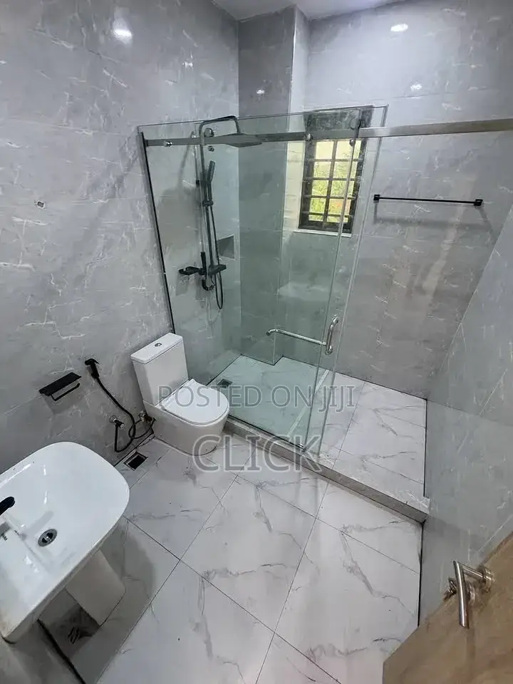 3bdrm Apartment in Bunga, Makindye for rent