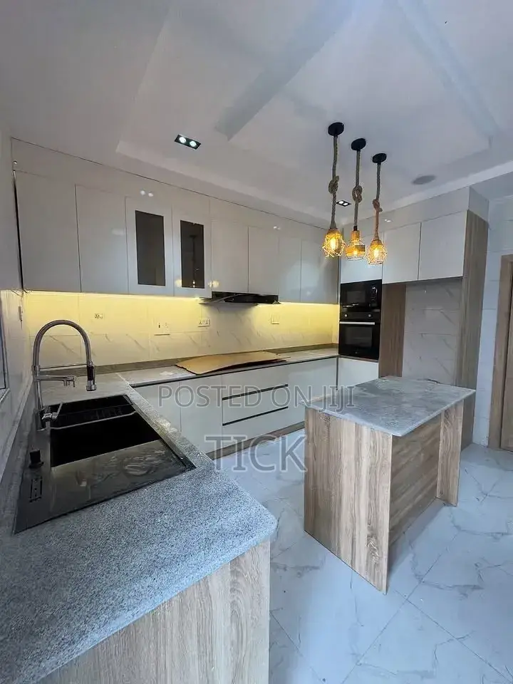 3bdrm Apartment in Bunga, Makindye for rent