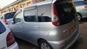 Toyota Fun Cargo 2005 Silver
