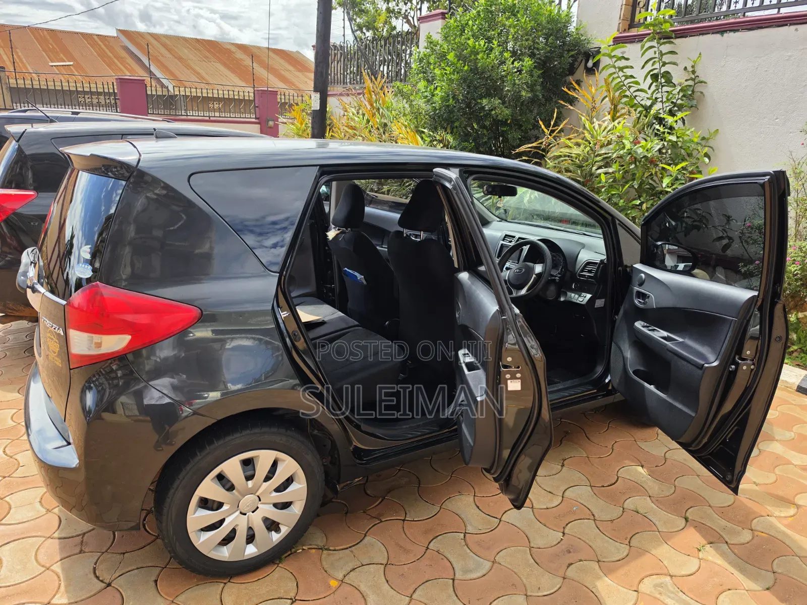 Subaru Trezia 2011 Black