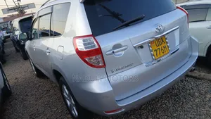Toyota Vanguard 2009 Silver