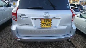 Toyota Vanguard 2009 Silver
