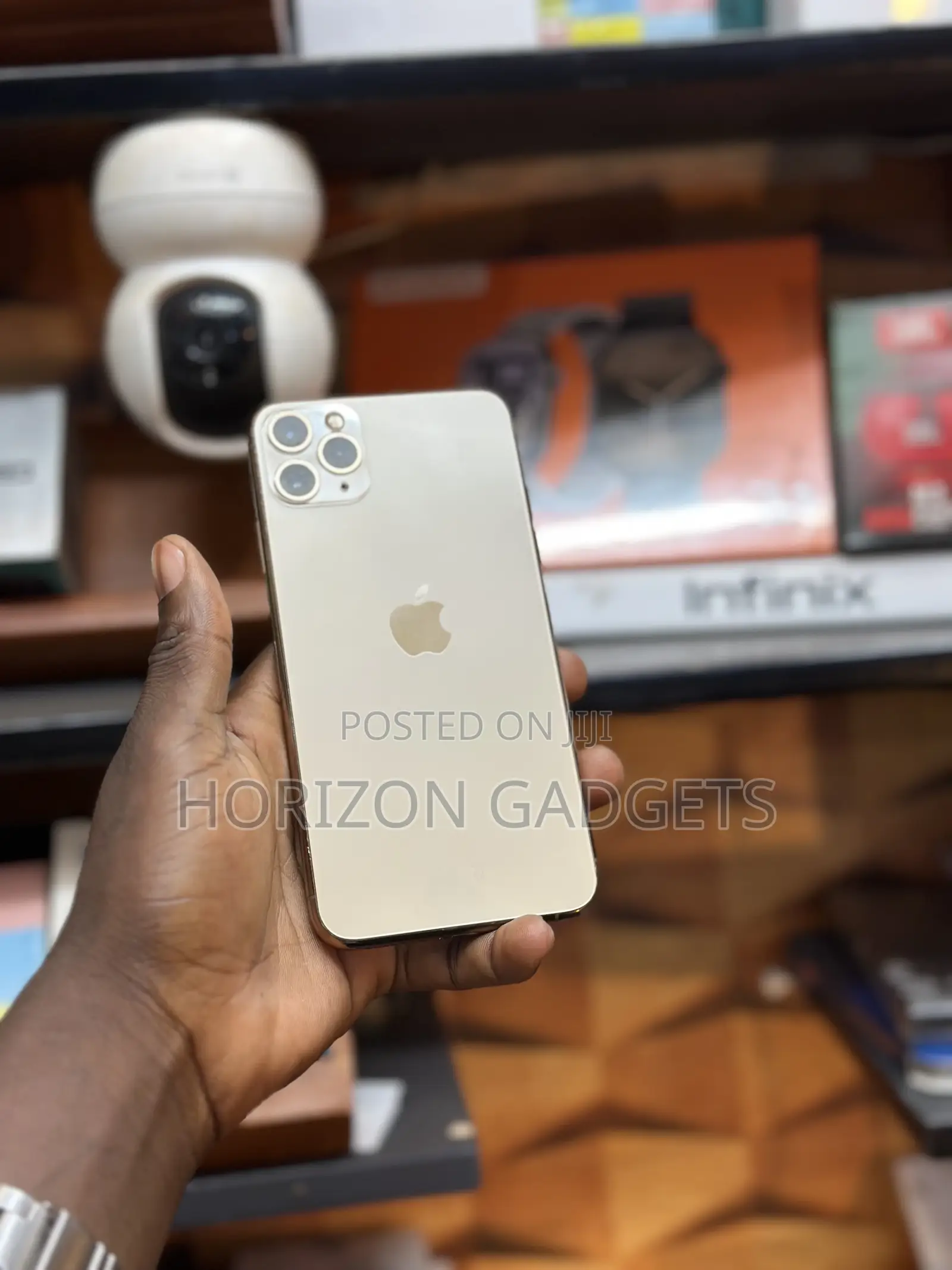 Apple iPhone 11 Pro Max 64 GB Gold