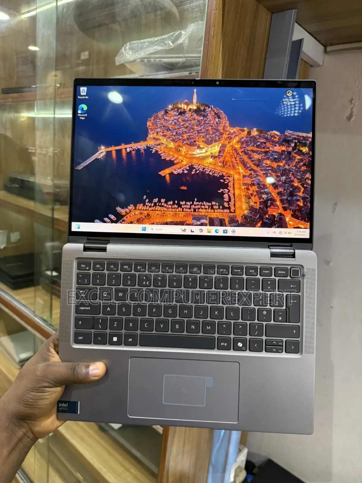New Laptop Dell Latitude 7450 16GB Intel Core Ultra 7 SSD 512GB