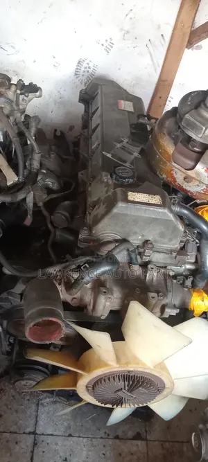 Hino. Jo8e. Engine