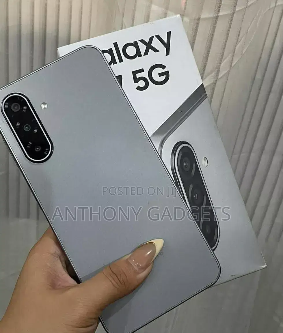 New Samsung Galaxy A17 5G 256 GB Silver