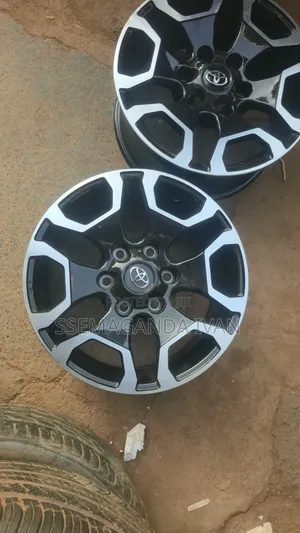 Rim 17 Tx Landcruiser 6 Holes Rim 17 Balck Silver