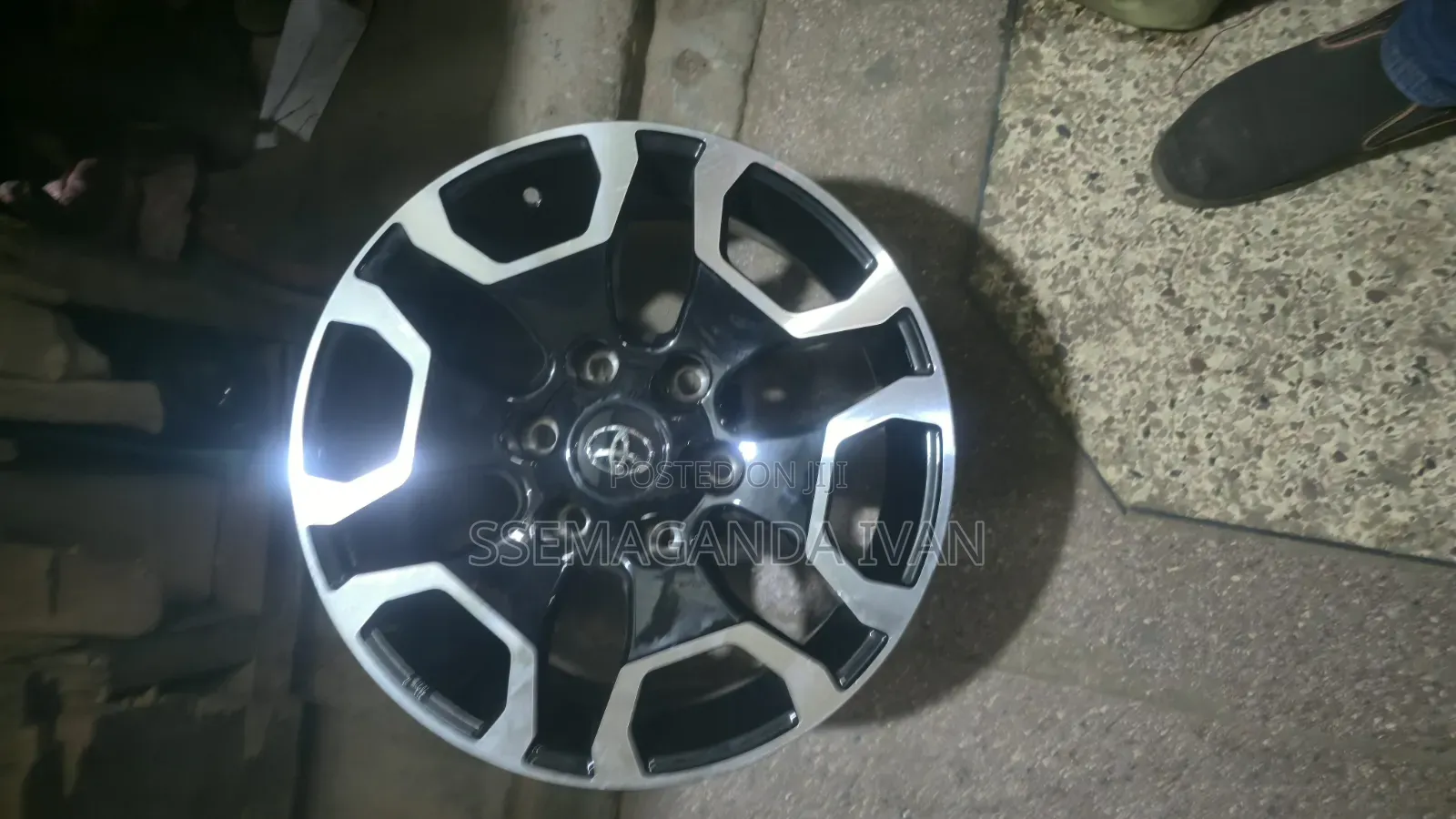 Rim 17 Tx Landcruiser 6 Holes Rim 17 Balck Silver