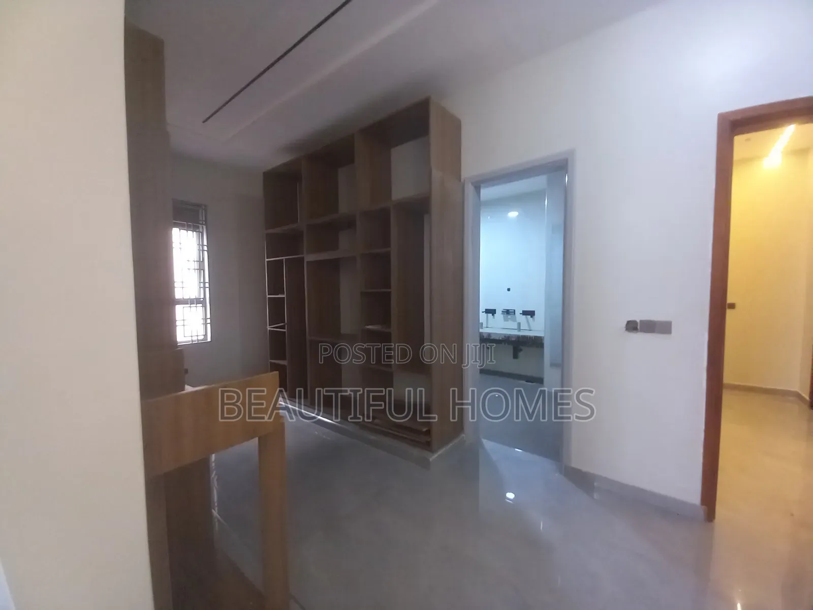Furnished 5bdrm Mansion in Najjera, Kira for sale
