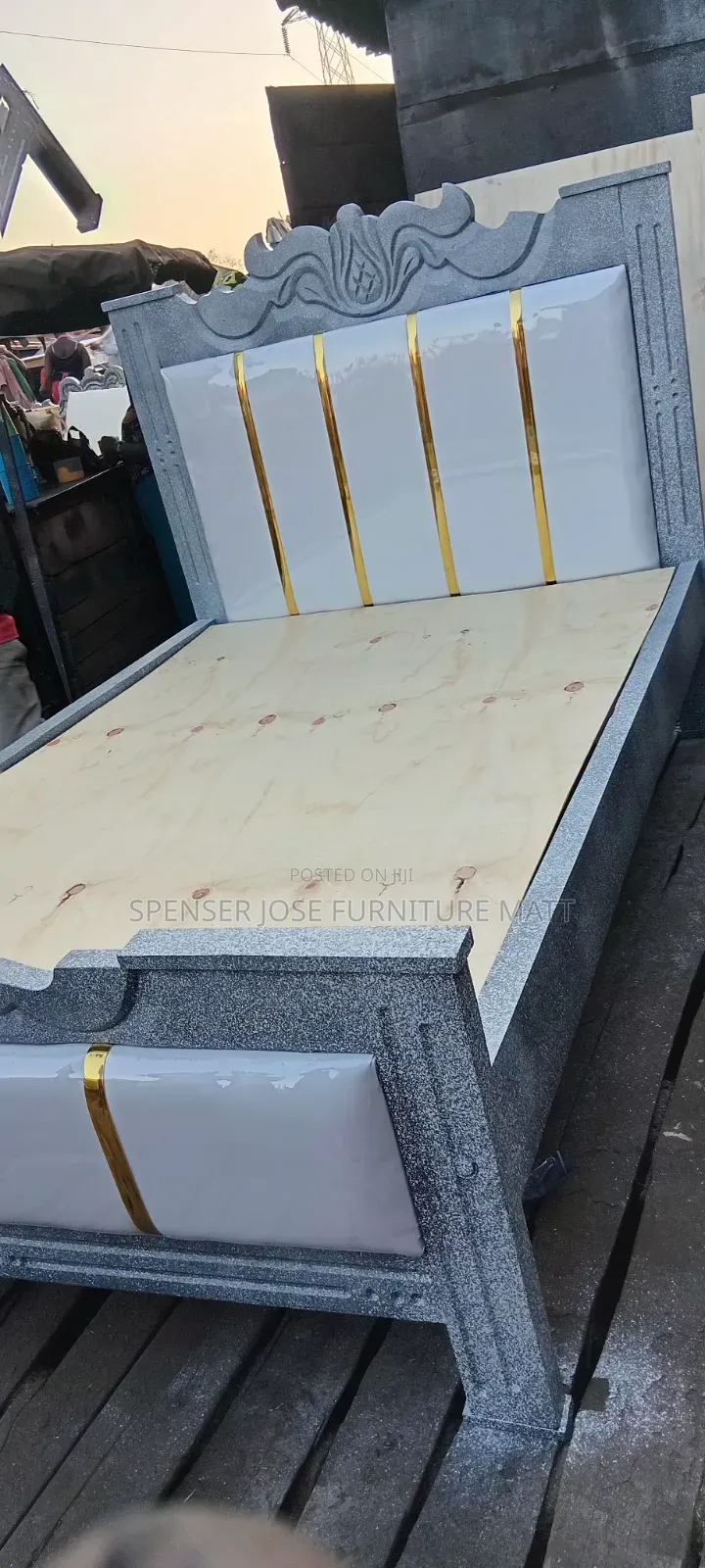 Bed 4by6 Terrazzo in Stickers