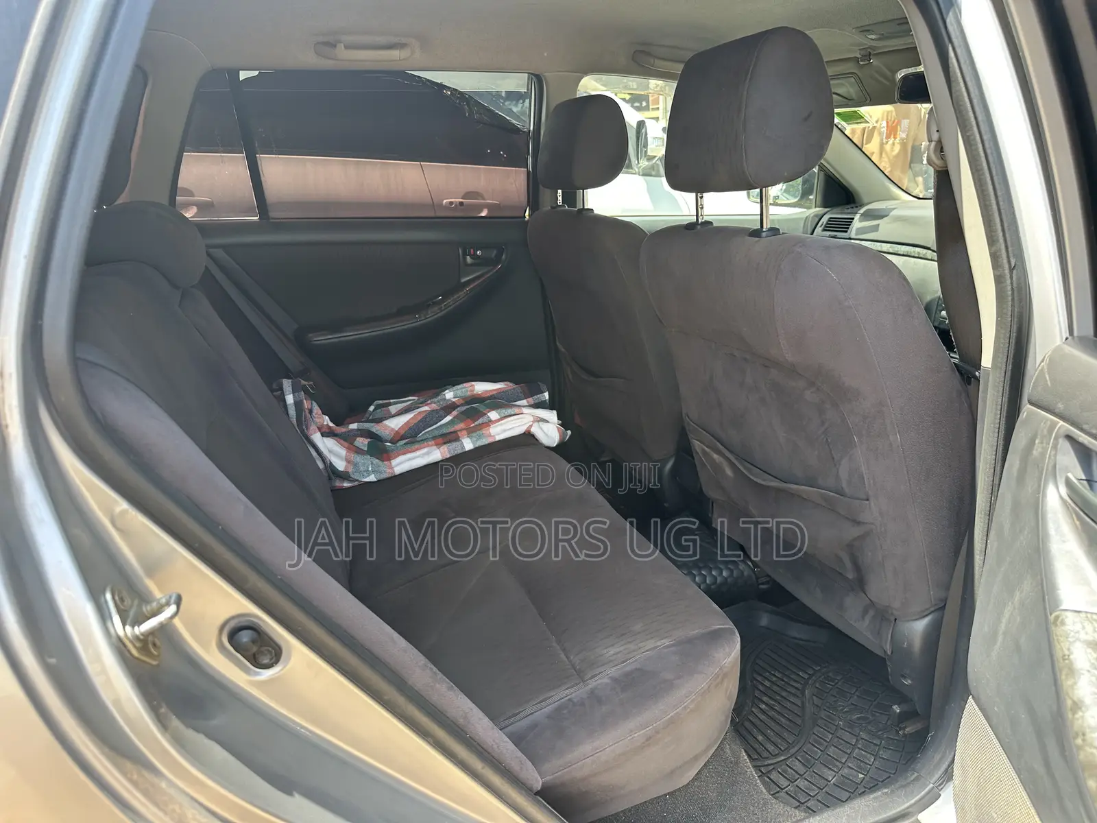 Toyota Corolla Fielder 1.5 Petrol FWD 2006 Silver