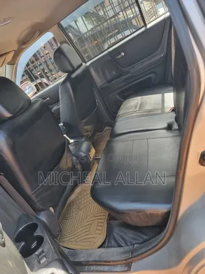 Toyota Kluger 2004 Silver